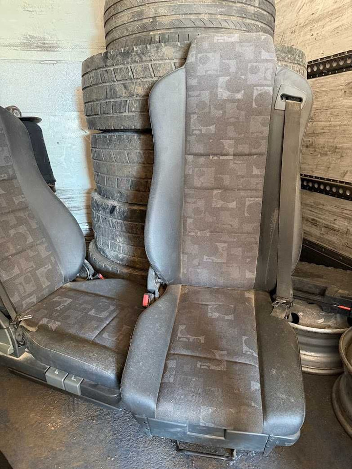 Foteli siedzenia komplet Mercedes Actros nowe - Siège pour Camion: photos 1 Foteli siedzenia komplet Mercedes Actros nowe - Siège pour Camion: photos 1