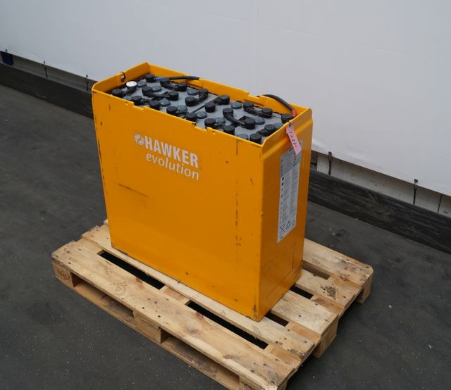 Hawker unknown | Battery 24V560Ah 4PZV560 year 2020 weight 515 kg Battery 24V560Ah 4PZV560 year 2020 weight 515 kg - Accumulateur pour Matériel de manutention: photos 1 Hawker unknown | Battery 24V560Ah 4PZV560 year 2020 weight 515 kg Battery 24V560Ah 4PZV560 year 2020 weight 515 kg - Accumulateur pour Matériel de manutention: photos 1