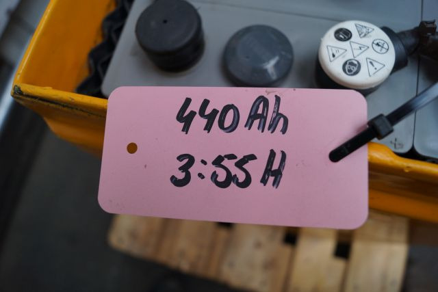 Hawker unknown | Battery 24V560Ah 4PZV560 year 2020 weight 515 kg Battery 24V560Ah 4PZV560 year 2020 weight 515 kg - Accumulateur pour Matériel de manutention: photos 4 Hawker unknown | Battery 24V560Ah 4PZV560 year 2020 weight 515 kg Battery 24V560Ah 4PZV560 year 2020 weight 515 kg - Accumulateur pour Matériel de manutention: photos 4