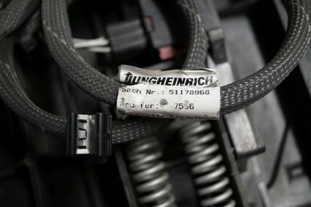 Jungheinrich 51189782 | Vloerplaat Floorplate ETV from Year 2011 Driving pedal 5 Vloerplaat Floorplate ETV from Year 2011 Driving pedal 51443197 Brake pedal 51198398 Kill switch 51188550 kabel 51178968 - Frame/ Châssis pour Matériel de manutention: photos 3 Jungheinrich 51189782 | Vloerplaat Floorplate ETV from Year 2011 Driving pedal 5 Vloerplaat Floorplate ETV from Year 2011 Driving pedal 51443197 Brake pedal 51198398 Kill switch 51188550 kabel 51178968 - Frame/ Châssis pour Matériel de manutention: photos 3