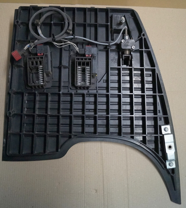 Jungheinrich 51189782 | Vloerplaat Floorplate ETV from Year 2011 Driving pedal 5 Vloerplaat Floorplate ETV from Year 2011 Driving pedal 51443197 Brake pedal 51198398 Kill switch 51188550 kabel 51178968 - Frame/ Châssis pour Matériel de manutention: photos 2 Jungheinrich 51189782 | Vloerplaat Floorplate ETV from Year 2011 Driving pedal 5 Vloerplaat Floorplate ETV from Year 2011 Driving pedal 51443197 Brake pedal 51198398 Kill switch 51188550 kabel 51178968 - Frame/ Châssis pour Matériel de manutention: photos 2