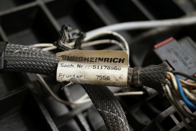 Jungheinrich 51189782 | Vloerplaat Floorplate ETV from Year 2011 Driving pedal 5 Vloerplaat Floorplate ETV from Year 2011 Driving pedal 51443197 Brake pedal 51198398 Kill switch 51188550 kabel 51178968 - Frame/ Châssis pour Matériel de manutention: photos 3 Jungheinrich 51189782 | Vloerplaat Floorplate ETV from Year 2011 Driving pedal 5 Vloerplaat Floorplate ETV from Year 2011 Driving pedal 51443197 Brake pedal 51198398 Kill switch 51188550 kabel 51178968 - Frame/ Châssis pour Matériel de manutention: photos 3