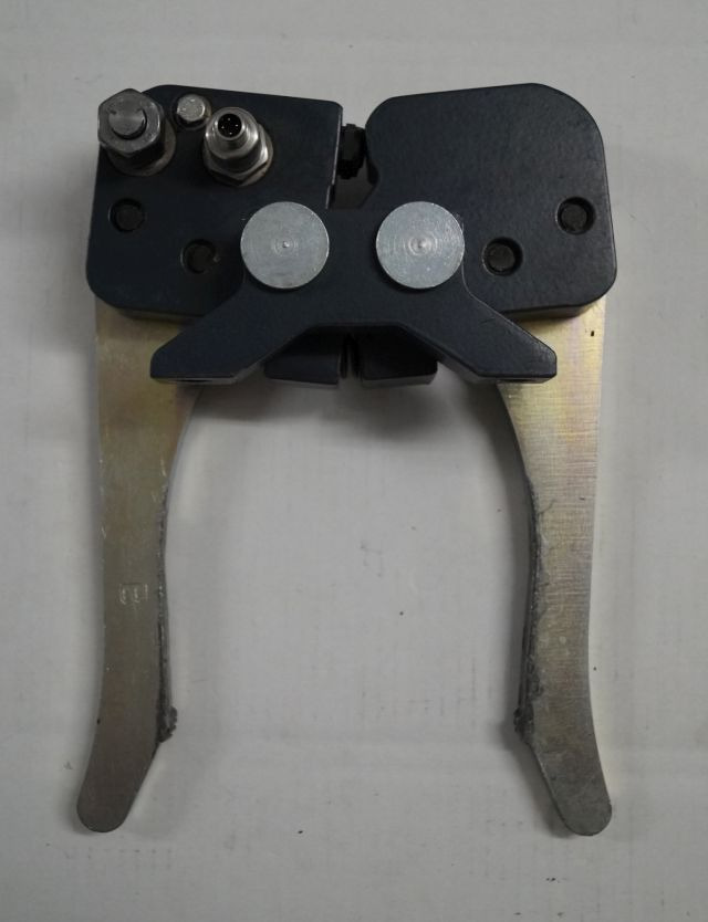 Jungheinrich 51193016 | Hydraulic Clamb from EKS308 year 2014 loading sensor 511 - Hydraulique pour Matériel de manutention: photos 1 Jungheinrich 51193016 | Hydraulic Clamb from EKS308 year 2014 loading sensor 511 - Hydraulique pour Matériel de manutention: photos 1