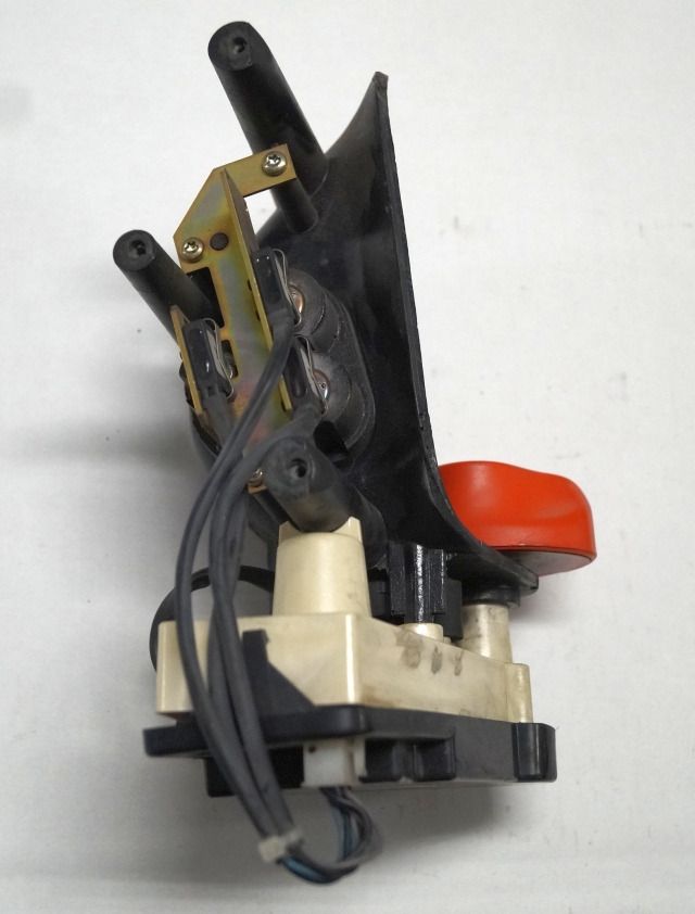 Linde 1443605100 | Rijschakelaar Control handle Control module - Système électrique pour Matériel de manutention: photos 2 Linde 1443605100 | Rijschakelaar Control handle Control module - Système électrique pour Matériel de manutention: photos 2