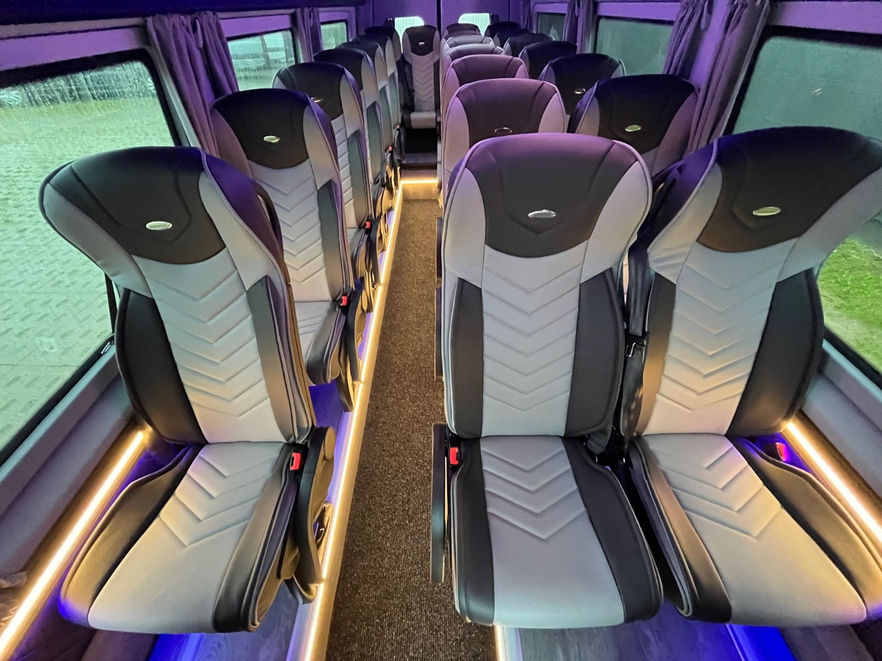 Mercedes-Benz Sprinter 519 TRANSFER XL / 22+1+1 / ON STOCK!!! Mercedes-Benz Sprinter 519 TOURIST XL/ 21-24 Seats/ IN STOCK! - Minibus, Transport de personnes: photos 1 Mercedes-Benz Sprinter 519 TRANSFER XL / 22+1+1 / ON STOCK!!! Mercedes-Benz Sprinter 519 TOURIST XL/ 21-24 Seats/ IN STOCK! - Minibus, Transport de personnes: photos 1