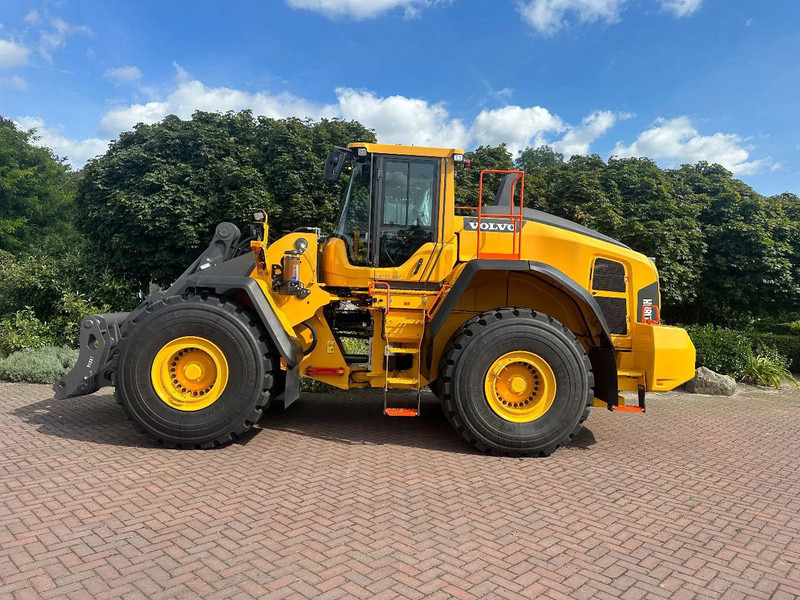 Volvo L180 H UNUSED 3-units availlable - Chargeuse sur pneus: photos 1 Volvo L180 H UNUSED 3-units availlable - Chargeuse sur pneus: photos 1