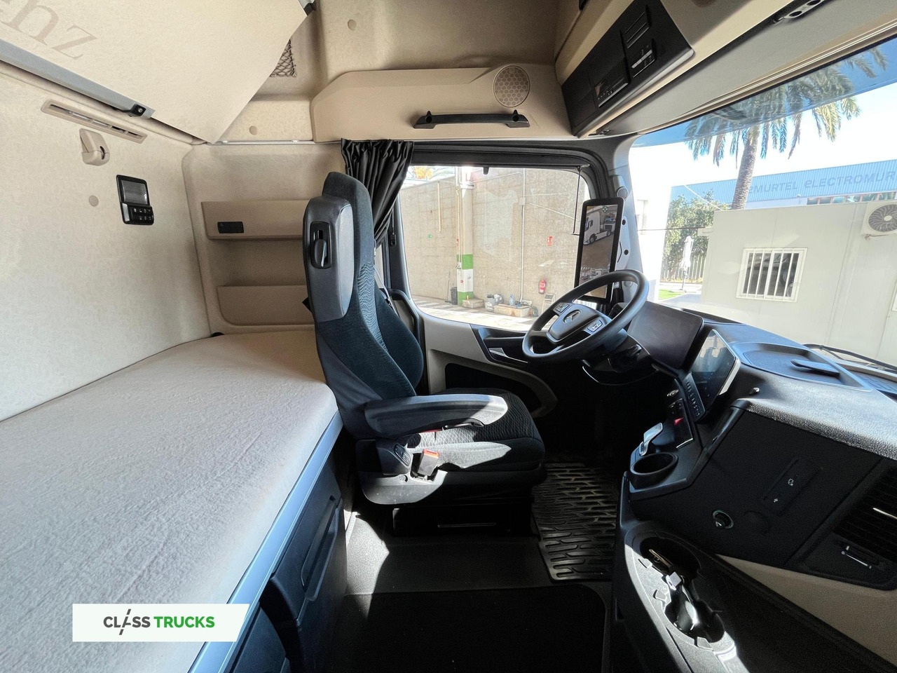 Tracteur routier Mercedes-Benz Actros 5 1845 BigSpace: photos 10