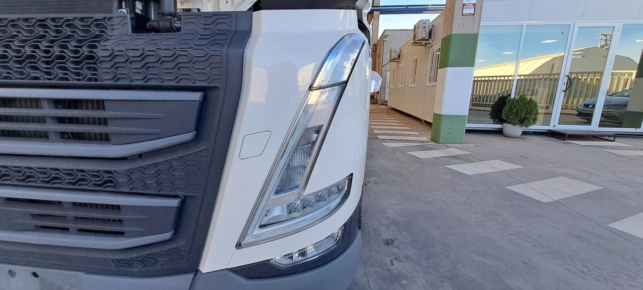 Volvo FH 460 Globetrotter XL Retarder - Tracteur routier: photos 4 Volvo FH 460 Globetrotter XL Retarder - Tracteur routier: photos 4