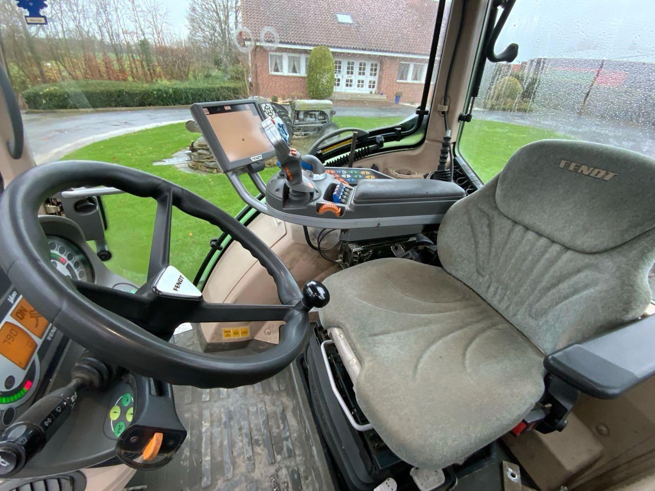 Fendt 724 Vario ProfiPlus - Tracteur agricole: photos 4 Fendt 724 Vario ProfiPlus - Tracteur agricole: photos 4