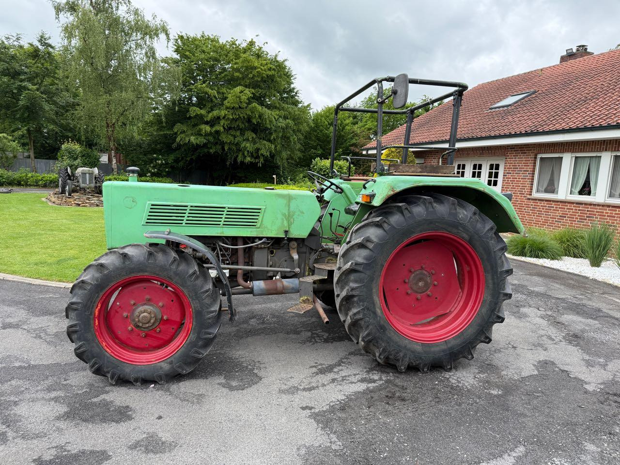 Fendt Farmer 106 (FWA 268S) - Tracteur agricole: photos 3 Fendt Farmer 106 (FWA 268S) - Tracteur agricole: photos 3