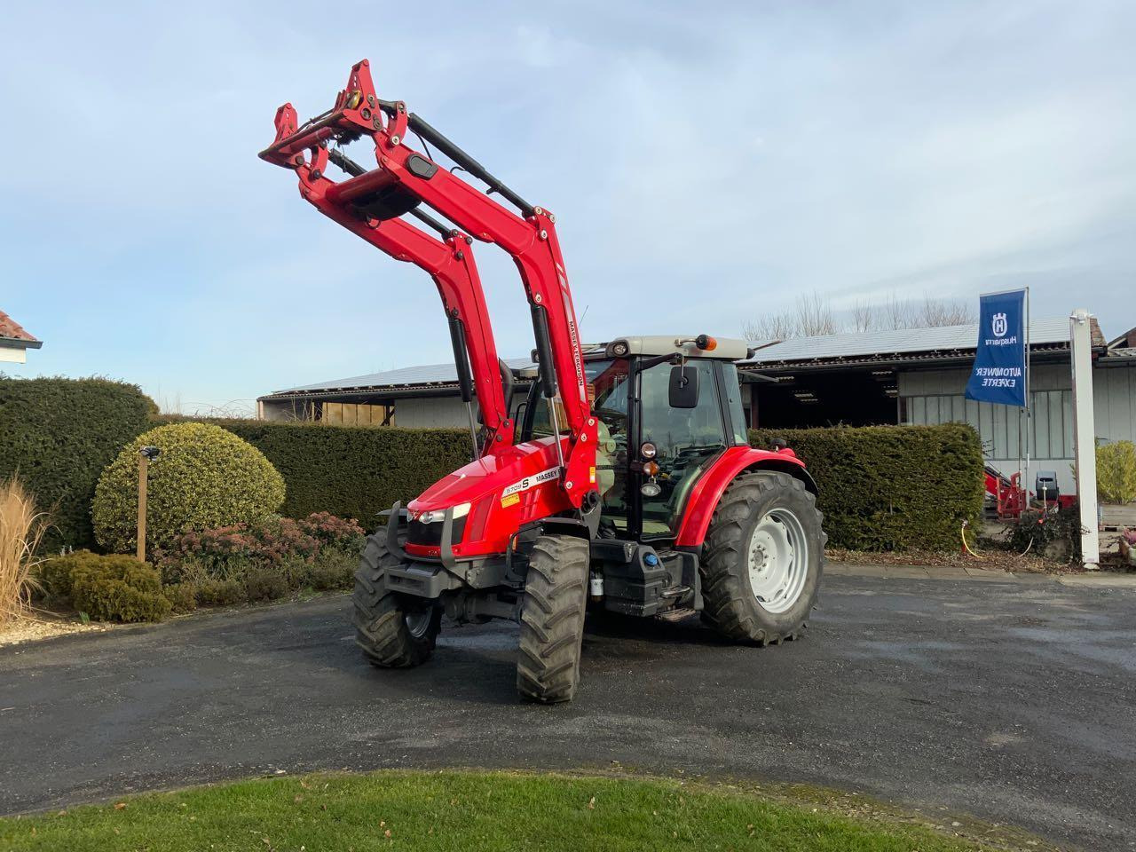 Massey Ferguson MF 5709 S - Tracteur agricole: photos 1 Massey Ferguson MF 5709 S - Tracteur agricole: photos 1