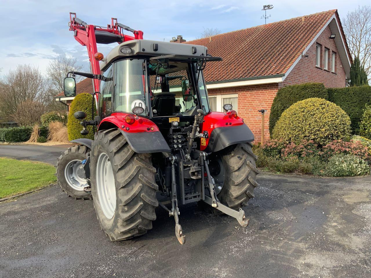 Massey Ferguson MF 5709 S - Tracteur agricole: photos 2 Massey Ferguson MF 5709 S - Tracteur agricole: photos 2
