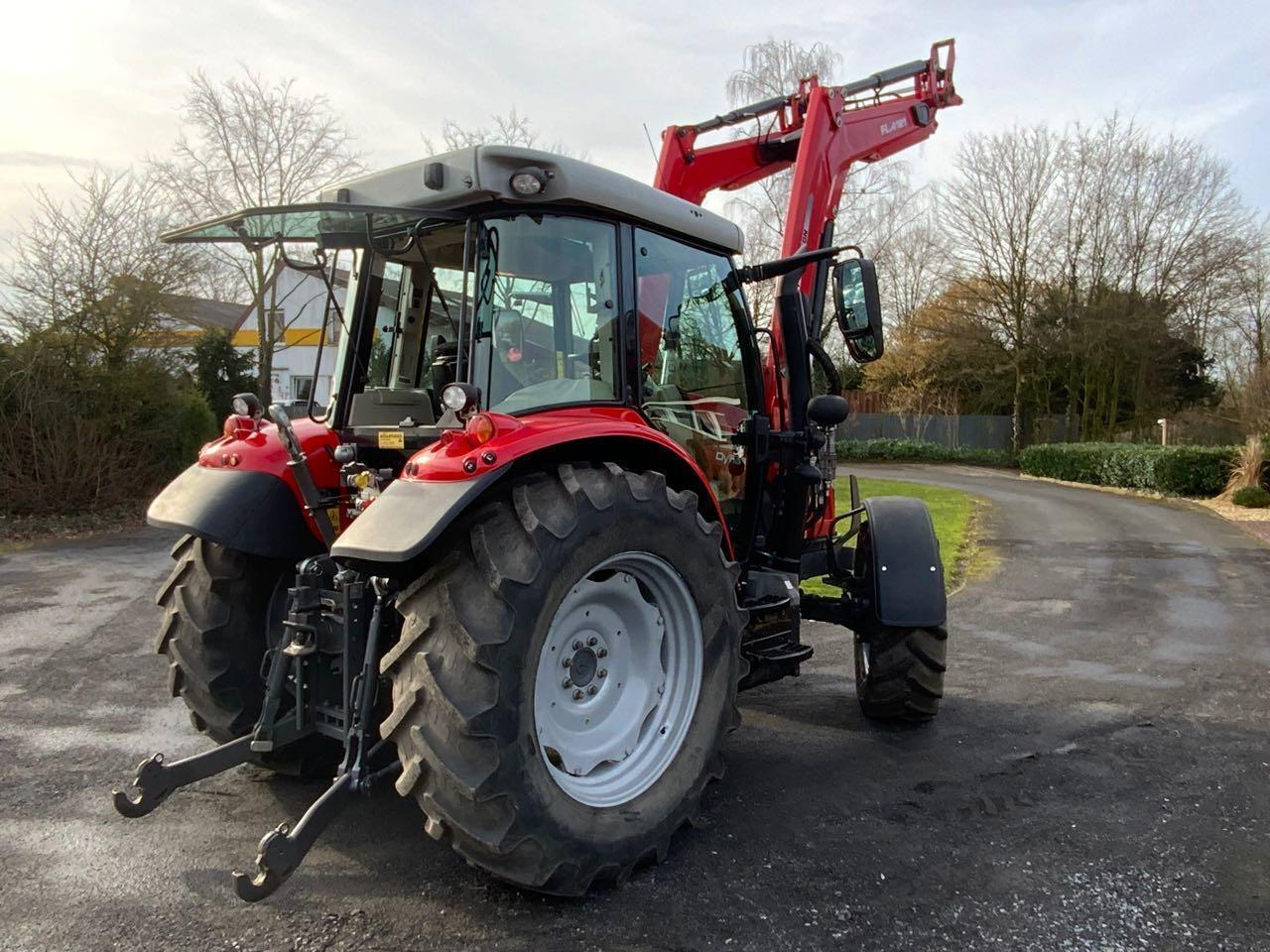 Massey Ferguson MF 5709 S - Tracteur agricole: photos 4 Massey Ferguson MF 5709 S - Tracteur agricole: photos 4