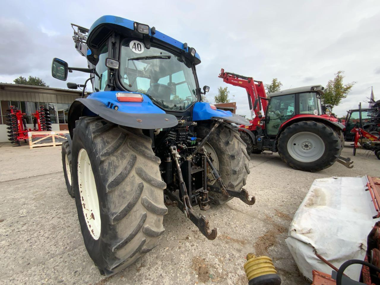 New Holland T6020 Elite - Tracteur agricole: photos 3 New Holland T6020 Elite - Tracteur agricole: photos 3
