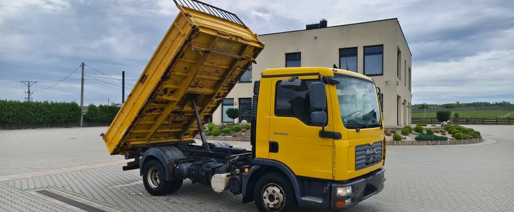 MAN TGL 8.210 * 2007 * 3-stronny KIPER * NOWE OPONY * MANUAL * RESOR * 3 MIEJSCA - Camion benne: photos 1 MAN TGL 8.210 * 2007 * 3-stronny KIPER * NOWE OPONY * MANUAL * RESOR * 3 MIEJSCA - Camion benne: photos 1