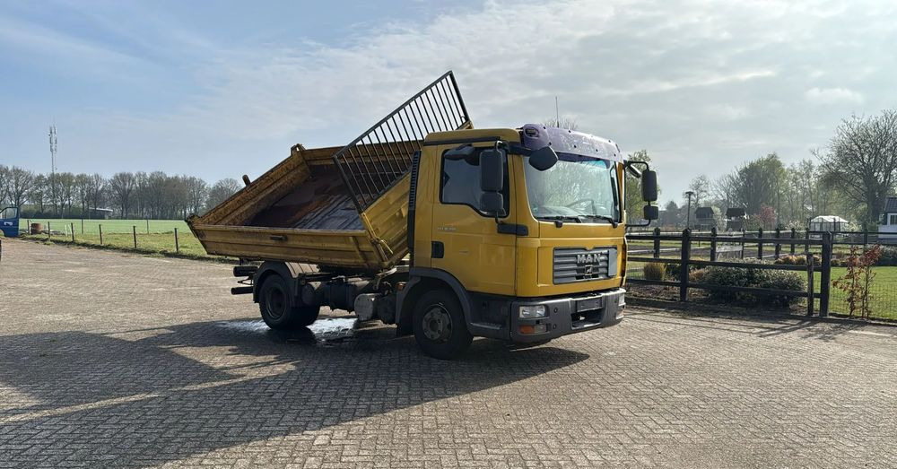 MAN TGL 8.210 * 2007 * 3-stronny KIPER * NOWE OPONY * MANUAL * RESOR * 3 MIEJSCA - Camion benne: photos 3 MAN TGL 8.210 * 2007 * 3-stronny KIPER * NOWE OPONY * MANUAL * RESOR * 3 MIEJSCA - Camion benne: photos 3