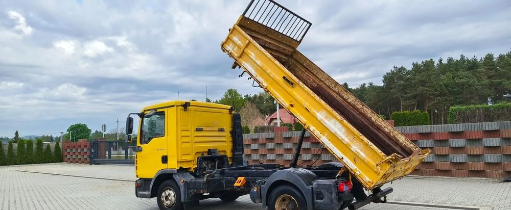 MAN TGL 8.210 * 2007 * 3-stronny KIPER * NOWE OPONY * MANUAL * RESOR * 3 MIEJSCA - Camion benne: photos 2 MAN TGL 8.210 * 2007 * 3-stronny KIPER * NOWE OPONY * MANUAL * RESOR * 3 MIEJSCA - Camion benne: photos 2