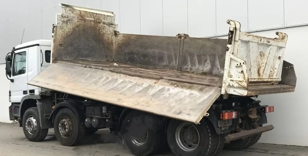 Mercedes-Benz Actros 4141 K 8x4 • 3-stronny wywrot • Bordmatik • Tempomat •Euro4 - Camion benne: photos 2 Mercedes-Benz Actros 4141 K 8x4 • 3-stronny wywrot • Bordmatik • Tempomat •Euro4 - Camion benne: photos 2