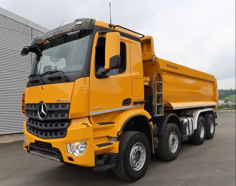 Mercedes-Benz Arocs 3251 8x4 | 510 KM | Euro 6d | Navi | Wywrotka Trójstronna | 215 600 km !! - Camion benne: photos 1 Mercedes-Benz Arocs 3251 8x4 | 510 KM | Euro 6d | Navi | Wywrotka Trójstronna | 215 600 km !! - Camion benne: photos 1