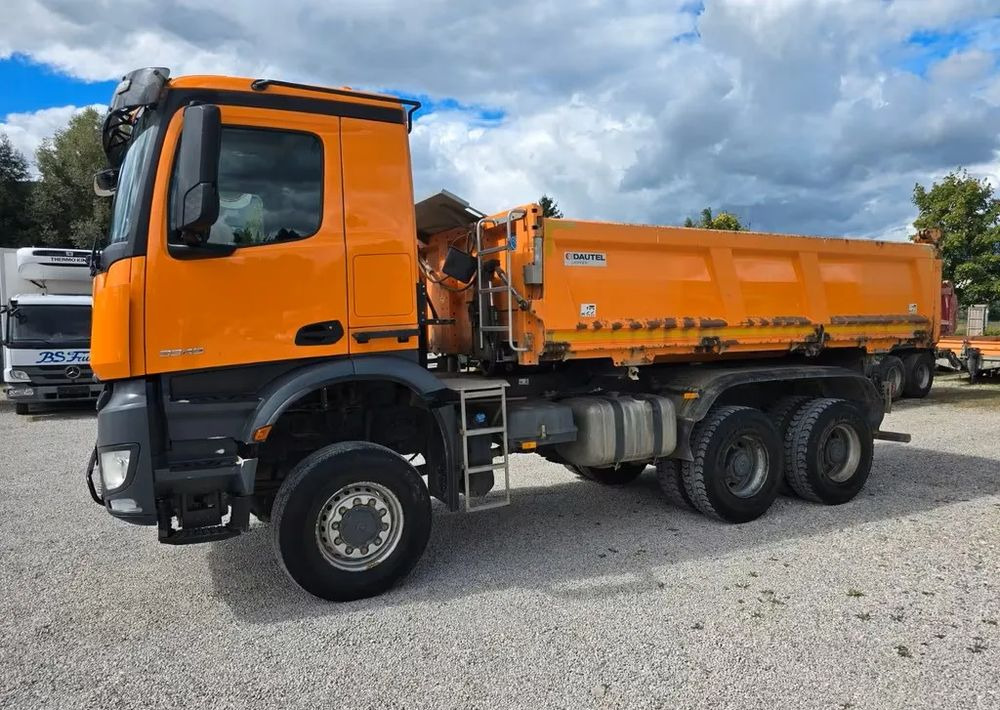 Mercedes-Benz Arocs 3345 6x6 Allrad / Bordmatic – Wywrotka Dautel | 449 KM | - Camion benne: photos 4 Mercedes-Benz Arocs 3345 6x6 Allrad / Bordmatic – Wywrotka Dautel | 449 KM | - Camion benne: photos 4