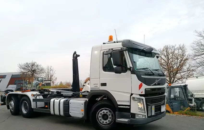 Volvo FM 410 • 6x2 • Meiller z systemem HDS (roll-off) • Euro 6 • Przebieg 251235 km • - Camion ampliroll: photos 1 Volvo FM 410 • 6x2 • Meiller z systemem HDS (roll-off) • Euro 6 • Przebieg 251235 km • - Camion ampliroll: photos 1