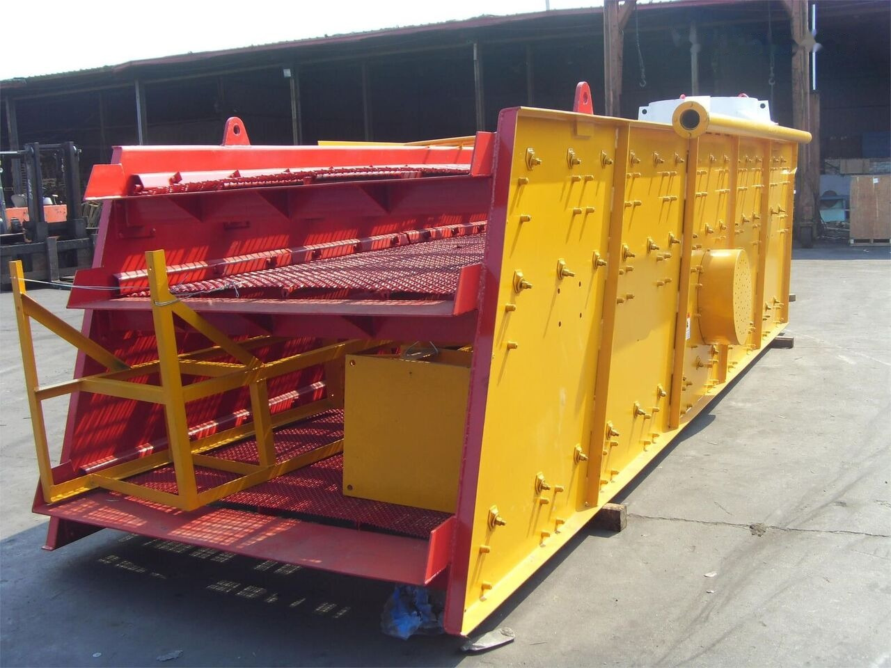 Kinglink Gold Ore Vibrating Screen 3YA1860 | 200TPH - Crible: photos 1 Kinglink Gold Ore Vibrating Screen 3YA1860 | 200TPH - Crible: photos 1
