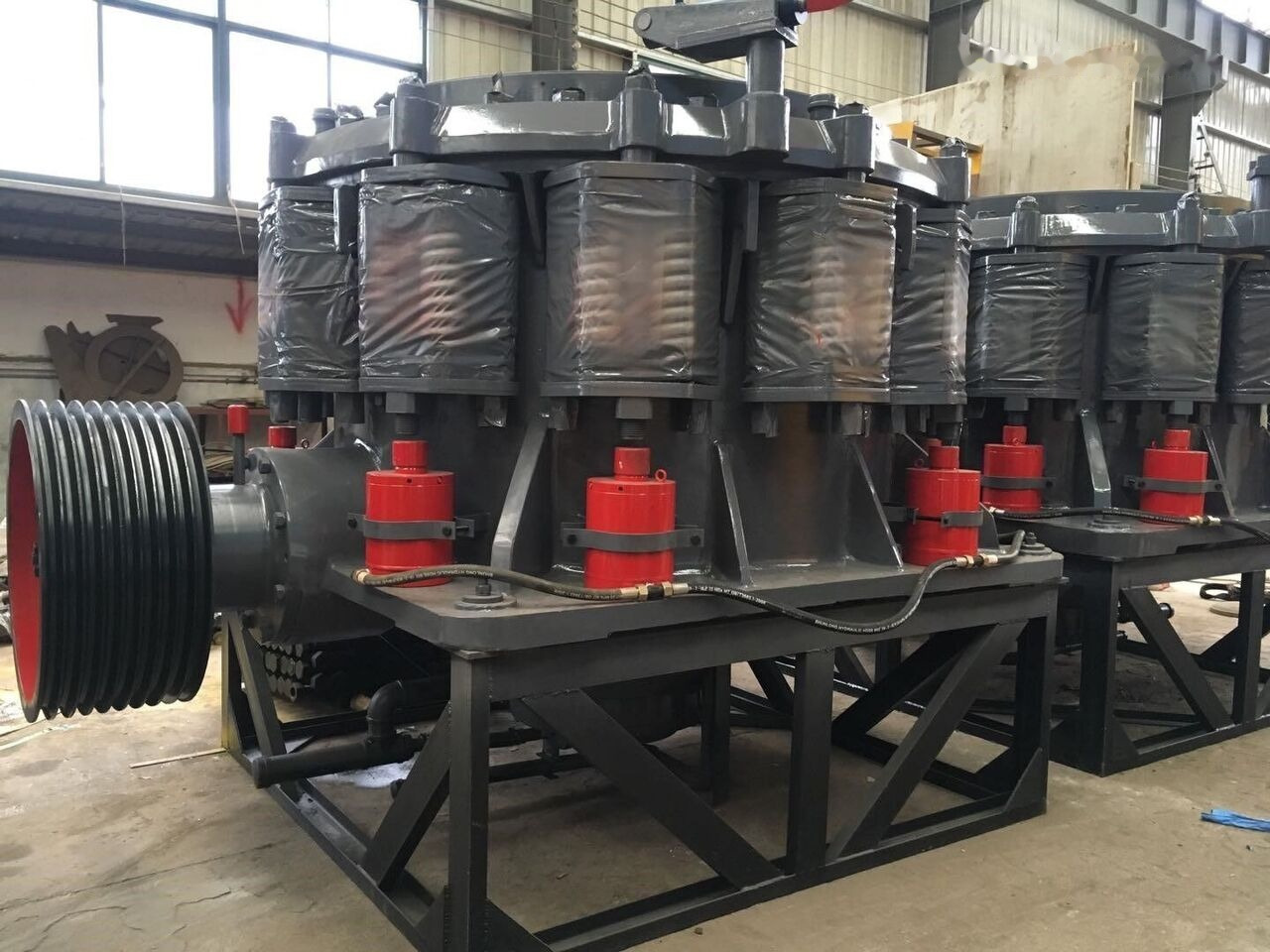 Kinglink KLC1500 Iron Ore Cone Crusher - Concasseur à cône: photos 5 Kinglink KLC1500 Iron Ore Cone Crusher - Concasseur à cône: photos 5