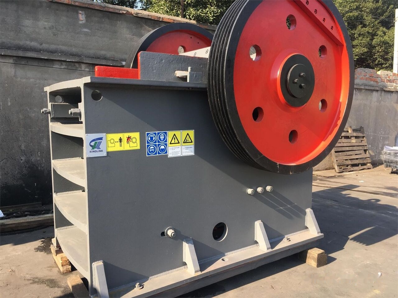 Kinglink Rock Stone Jaw Crusher PE600x900 - Concasseur à mâchoires: photos 1 Kinglink Rock Stone Jaw Crusher PE600x900 - Concasseur à mâchoires: photos 1