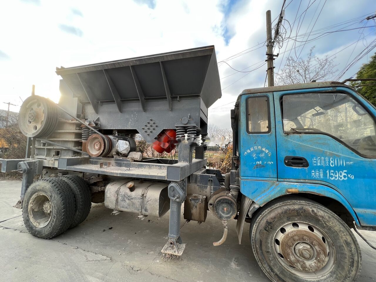 Kinglink Truck Mounted Vibrating Feeder and Jaw Crusher | Quarry | Concre - Concasseur à mâchoires: photos 1 Kinglink Truck Mounted Vibrating Feeder and Jaw Crusher | Quarry | Concre - Concasseur à mâchoires: photos 1