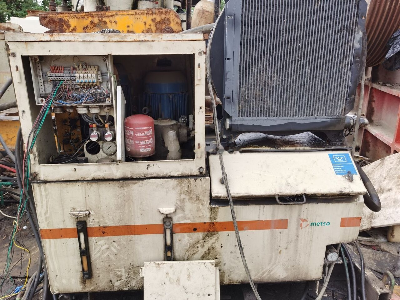 Metso HP200 Cone Crusher - Concasseur à cône: photos 5 Metso HP200 Cone Crusher - Concasseur à cône: photos 5