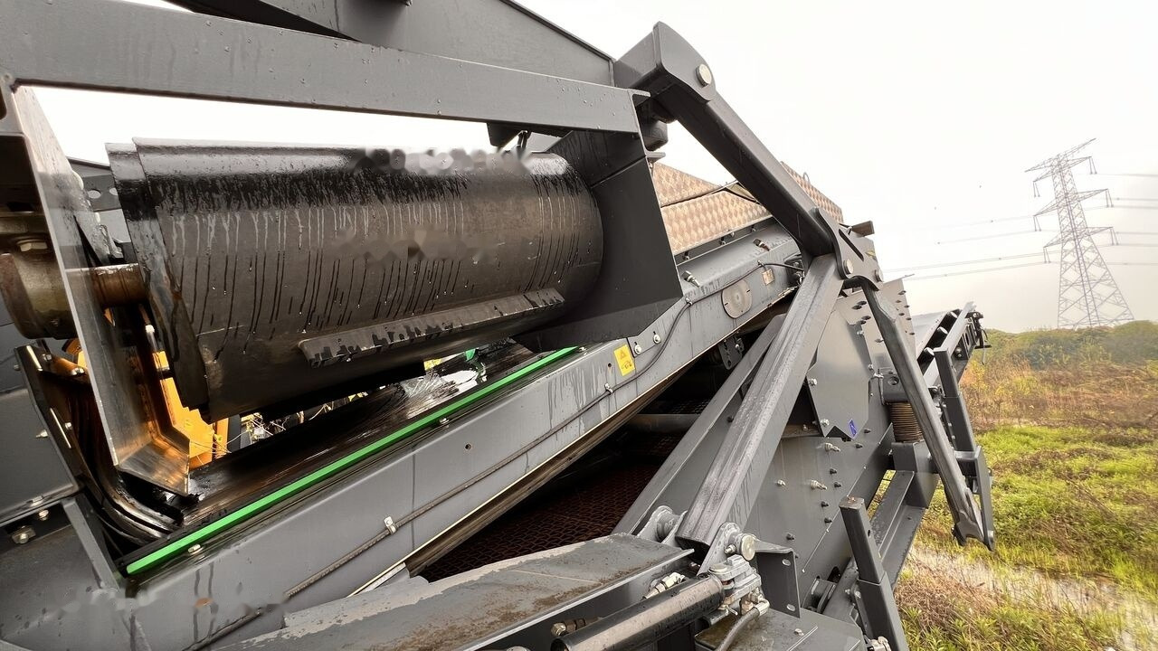 Metso NEW Lokotrack LT1213S mobile horizontal impact crusher - Concasseur mobile: photos 2 Metso NEW Lokotrack LT1213S mobile horizontal impact crusher - Concasseur mobile: photos 2