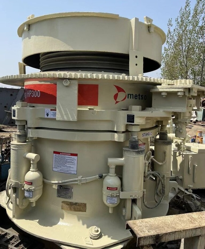 Metso Nordberg HP300 Cone Crusher - Concasseur à cône: photos 2 Metso Nordberg HP300 Cone Crusher - Concasseur à cône: photos 2