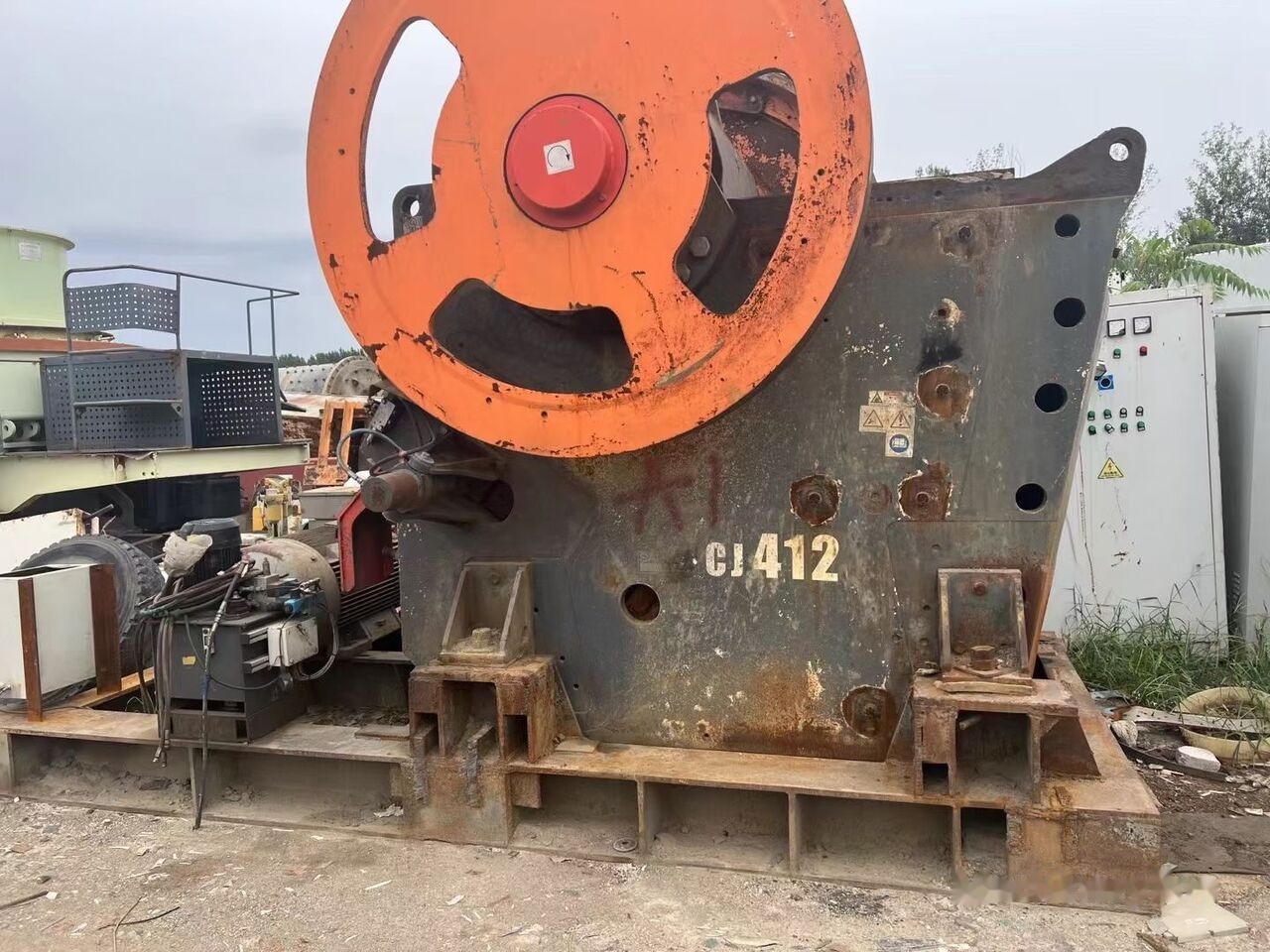 Sandvik CJ412 Rock Jaw Crusher - Concasseur à mâchoires: photos 1 Sandvik CJ412 Rock Jaw Crusher - Concasseur à mâchoires: photos 1