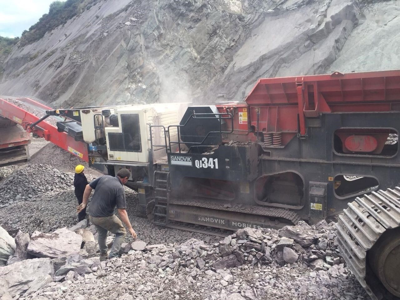 Sandvik QJ341 Mobile Crushing Plant - Concasseur mobile: photos 1 Sandvik QJ341 Mobile Crushing Plant - Concasseur mobile: photos 1