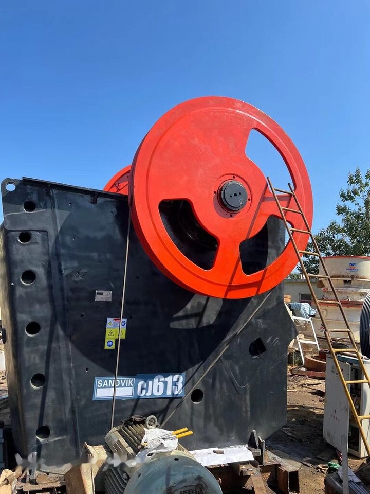 Sandvik USED CJ613 JAW CRUSHER - Concasseur à mâchoires: photos 1 Sandvik USED CJ613 JAW CRUSHER - Concasseur à mâchoires: photos 1
