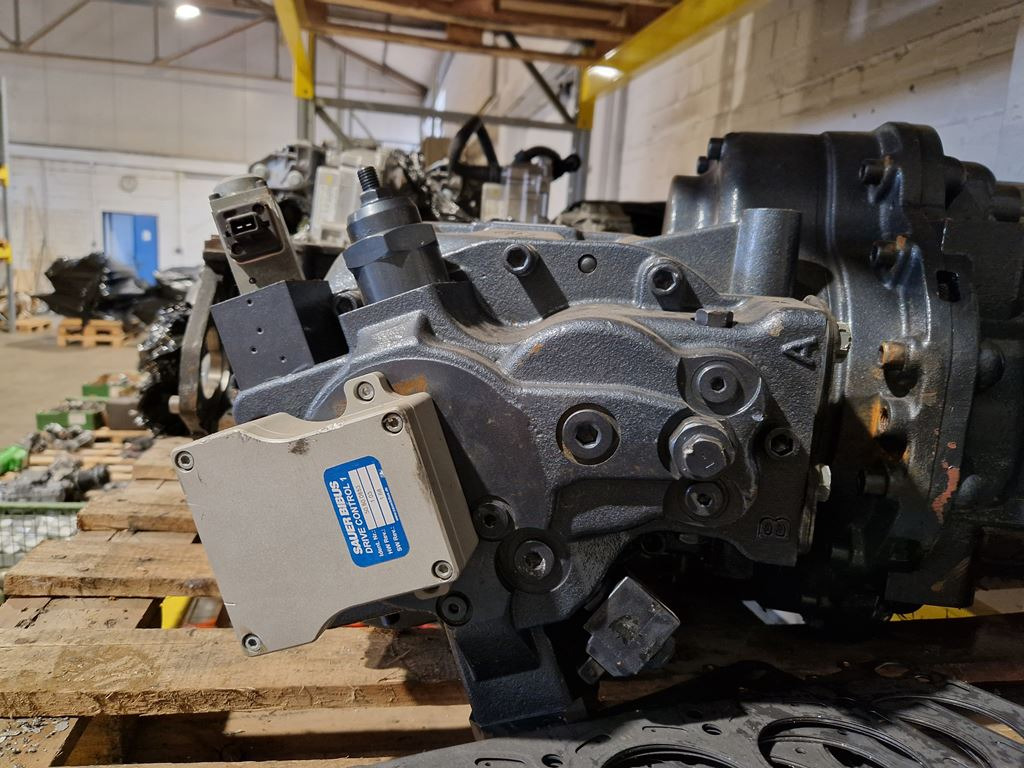 DANFOSS / SAUER BIBUS DRIVE CONTROL 1 - 50.80.0853 - Pompe hydraulique pour Camion: photos 2 DANFOSS / SAUER BIBUS DRIVE CONTROL 1 - 50.80.0853 - Pompe hydraulique pour Camion: photos 2