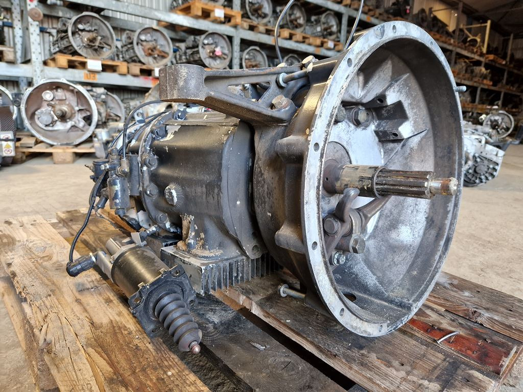 EATON / VICKERS Y 08389 - Boîte de vitesse pour Camion: photos 4 EATON / VICKERS Y 08389 - Boîte de vitesse pour Camion: photos 4