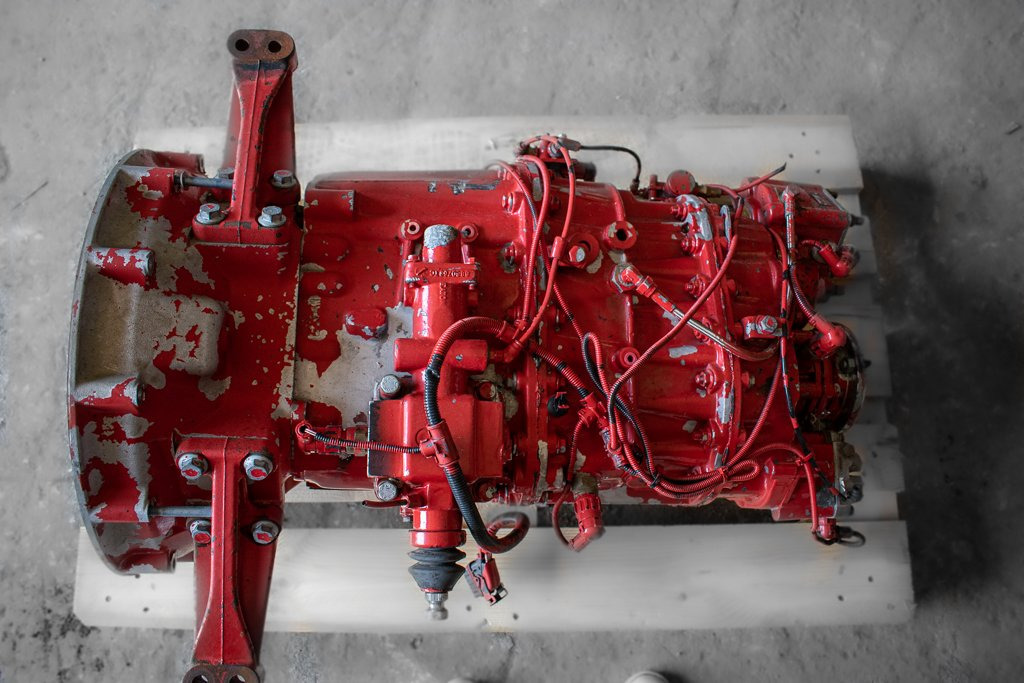 EATON / VICKERS Y08371 - WITH MECHANICAL LEVER WITHOUT INTARDER FOR MAN - Boîte de vitesse pour Camion: photos 5 EATON / VICKERS Y08371 - WITH MECHANICAL LEVER WITHOUT INTARDER FOR MAN - Boîte de vitesse pour Camion: photos 5