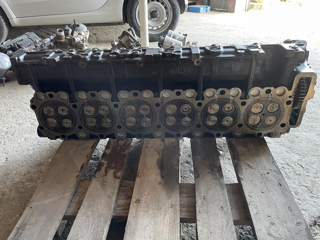 MAN TGA COMMONRAIL D20 - Culasse pour Camion: photos 4 MAN TGA COMMONRAIL D20 - Culasse pour Camion: photos 4