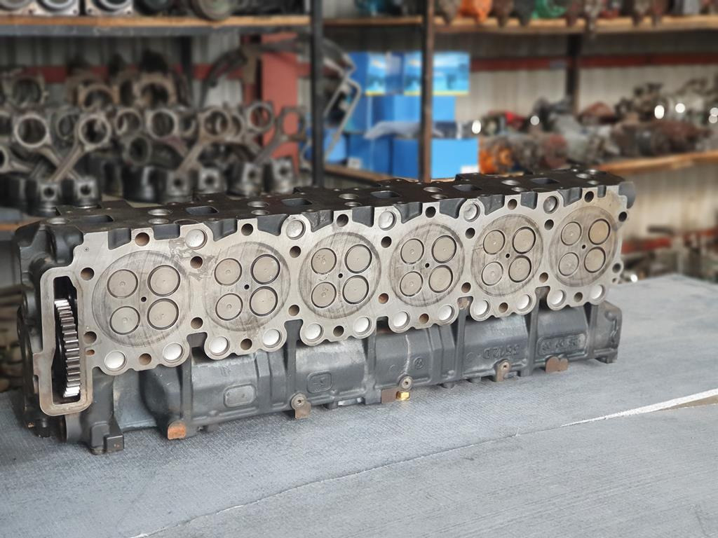 MAN TGA COMMONRAIL D20 - Culasse pour Camion: photos 2 MAN TGA COMMONRAIL D20 - Culasse pour Camion: photos 2