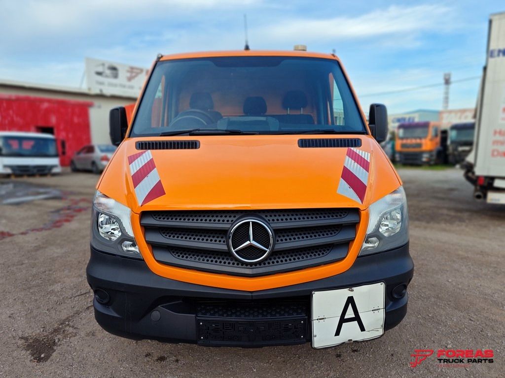 MERCEDES-BENZ 311 – TIPPER – RIGHT HAND DRIVE (RHD) - Véhicule utilitaire benne: photos 2 MERCEDES-BENZ 311 – TIPPER – RIGHT HAND DRIVE (RHD) - Véhicule utilitaire benne: photos 2