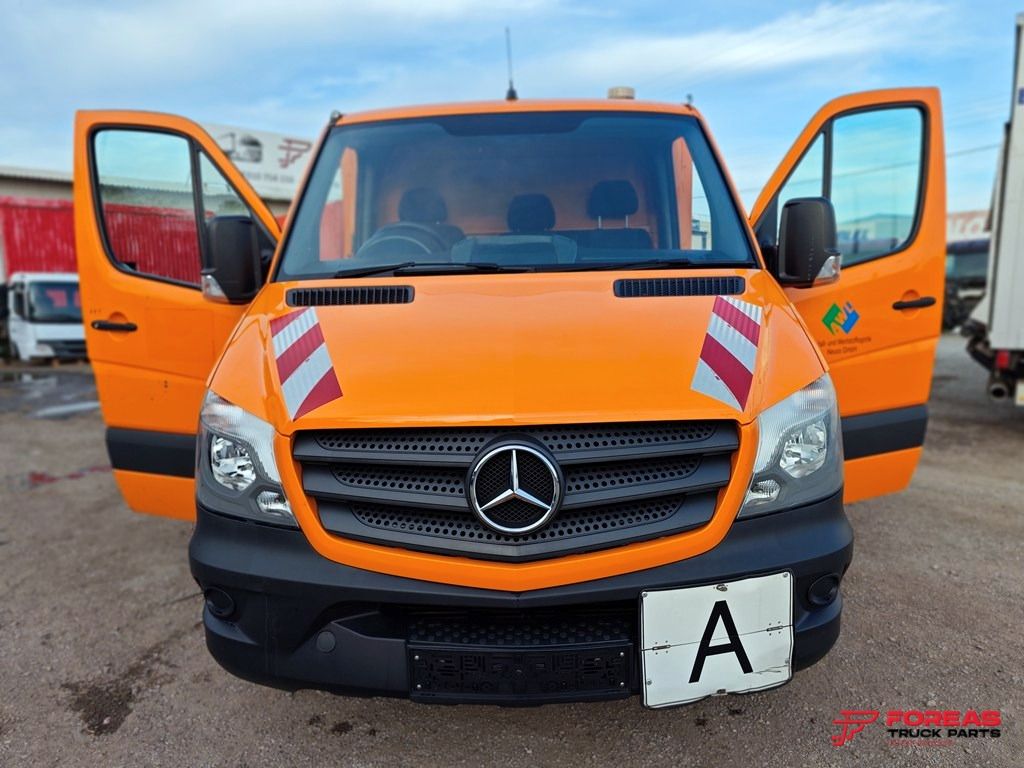 MERCEDES-BENZ 311 – TIPPER – RIGHT HAND DRIVE (RHD) - Véhicule utilitaire benne: photos 3 MERCEDES-BENZ 311 – TIPPER – RIGHT HAND DRIVE (RHD) - Véhicule utilitaire benne: photos 3