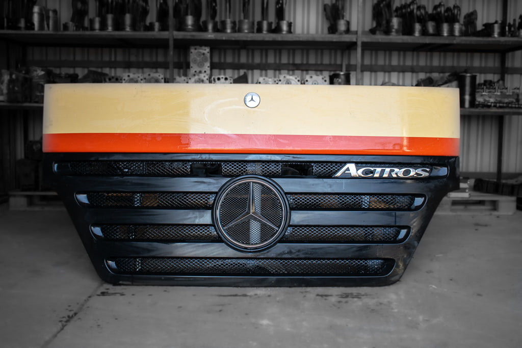 MERCEDES-BENZ ACTROS MEGA SPACE MP II - Capot pour Camion: photos 1 MERCEDES-BENZ ACTROS MEGA SPACE MP II - Capot pour Camion: photos 1