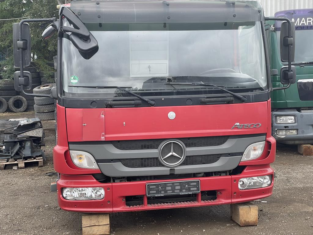 MERCEDES-BENZ ATEGO 3 - Cabine pour Camion: photos 2 MERCEDES-BENZ ATEGO 3 - Cabine pour Camion: photos 2