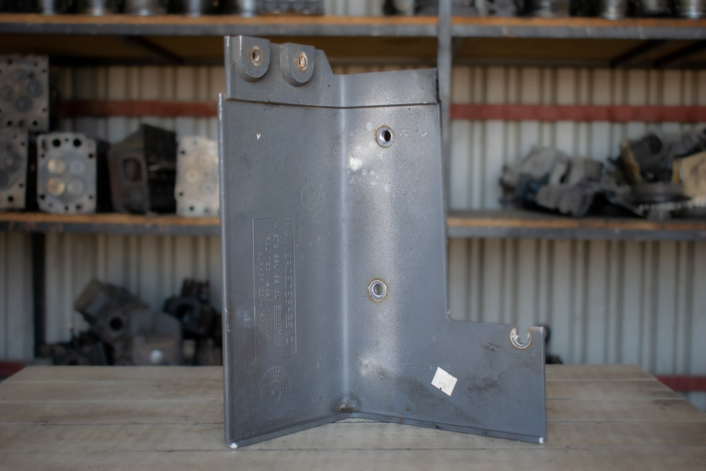 MERCEDES-BENZ ATEGO CABIN FRONT FENDER EXTENSION - Aile pour Camion: photos 2 MERCEDES-BENZ ATEGO CABIN FRONT FENDER EXTENSION - Aile pour Camion: photos 2