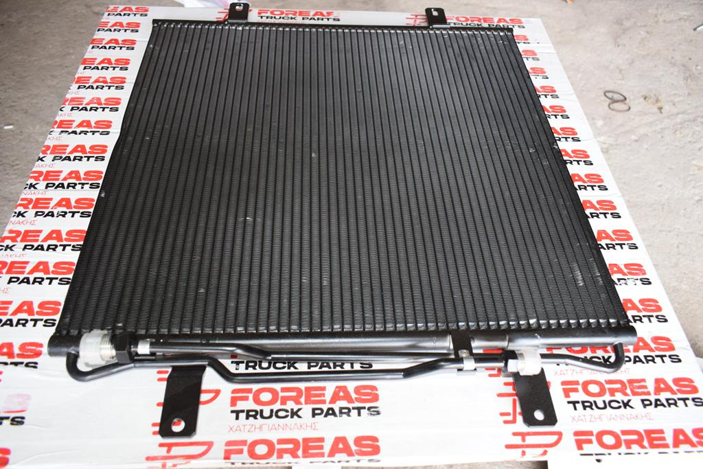 MERCEDES-BENZ ATEGO - Radiateur pour Camion: photos 1 MERCEDES-BENZ ATEGO - Radiateur pour Camion: photos 1