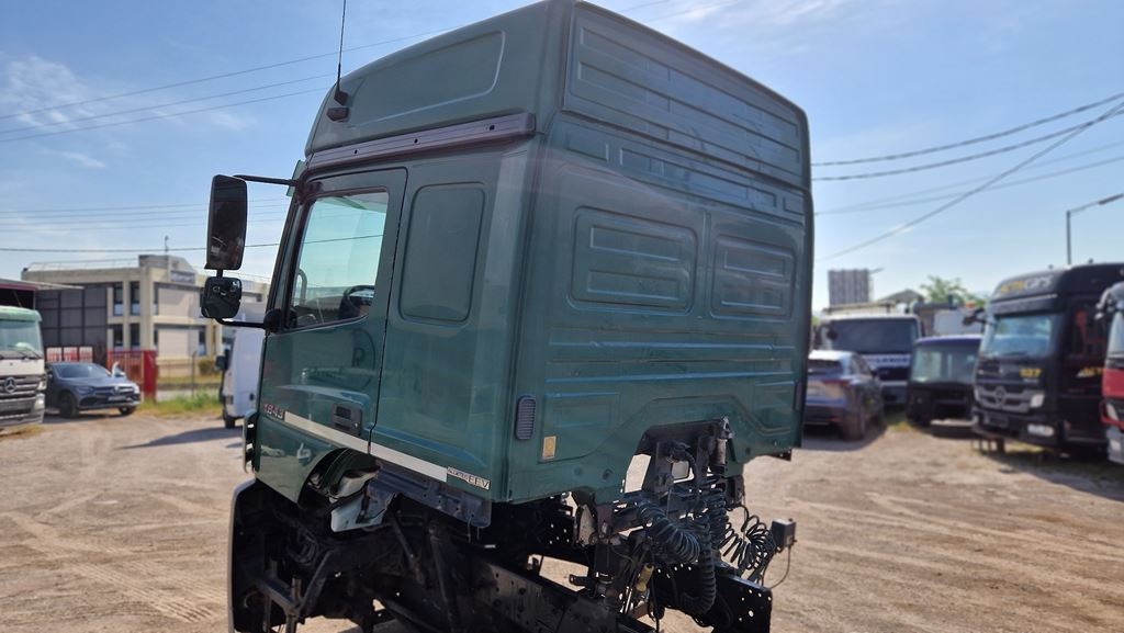 MERCEDES-BENZ AXOR 1843 - Cabine pour Camion: photos 5 MERCEDES-BENZ AXOR 1843 - Cabine pour Camion: photos 5