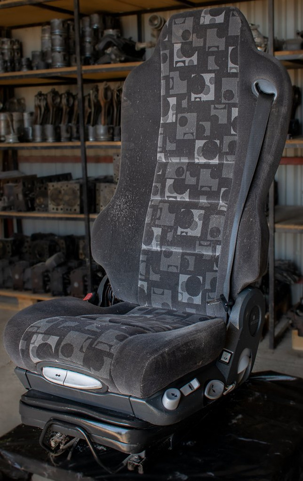 MERCEDES-BENZ AXOR AIR SEAT - DRIVER - Siège pour Camion: photos 1 MERCEDES-BENZ AXOR AIR SEAT - DRIVER - Siège pour Camion: photos 1