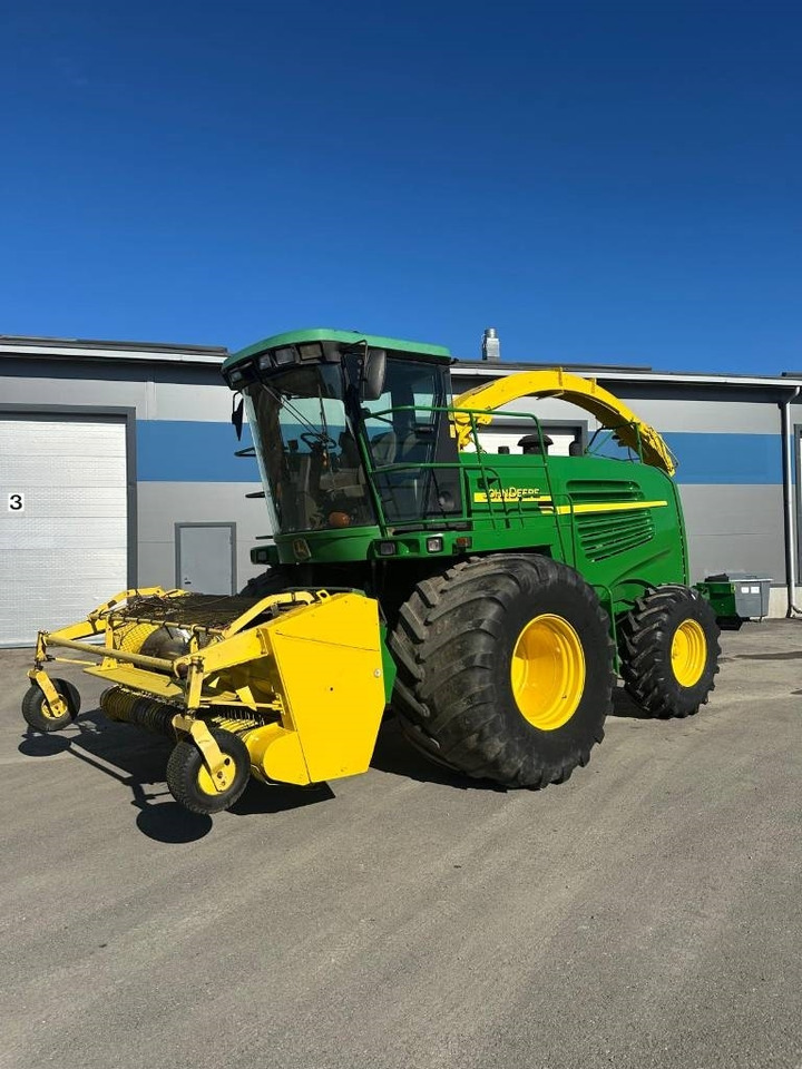 John Deere 7200 - Ensileuse: photos 1 John Deere 7200 - Ensileuse: photos 1