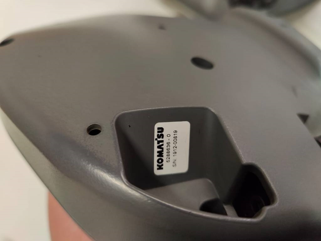 Komatsu Joysticks - Système électrique pour Matériel forestier: photos 4 Komatsu Joysticks - Système électrique pour Matériel forestier: photos 4